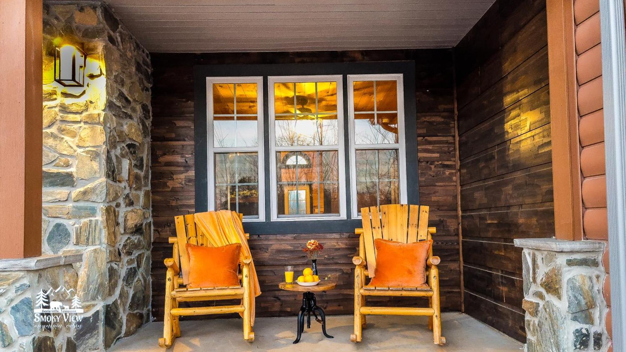 Luxurious 6 Bed 5 Bath Cabin Amazing Location & Privacy! -4 Miles To Gatlinburg & Pidgeon Forge-Hot Tub-Fireplace-King Suits-Deck-Grill-Free Parking For 8 Vehicles-Firepit-Full Kitchen-"Smoky View Cabin" Sevierville Εξωτερικό φωτογραφία